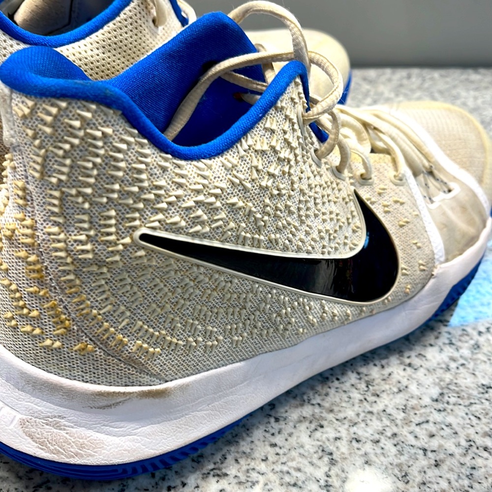 Nike Kyrie 3 Duke Shoes